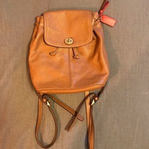 Vintage Leather Y2K Coach mini backpack light Brown D1373 fully lined